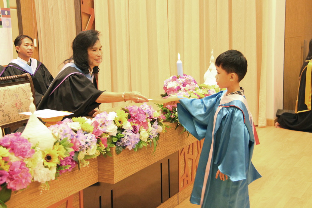 GraduatedAnubarn32013_221